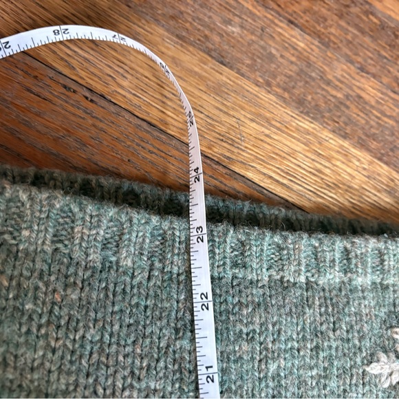 Eddie Bauer 100% Wool Light Green Sweater with Snowflakes size Women’s Medium - Picture 9 of 9